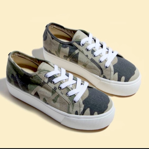 Steve Madden Sneaker Camo - Picture 6 of 8